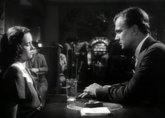 Teresa_Wright_and_Joseph_Cotten_in_Shadow_of_a_Doubt_trailer