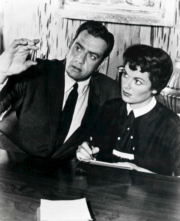 Raymond Burr as Perry Mason and Barbara Hale as Della Street